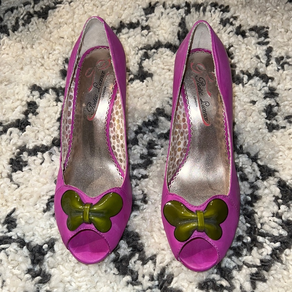 Poetic License London Fuchsia Butterfly Love Lucite Peep Toe Wedges Size 7.5 - Picture 2 of 4